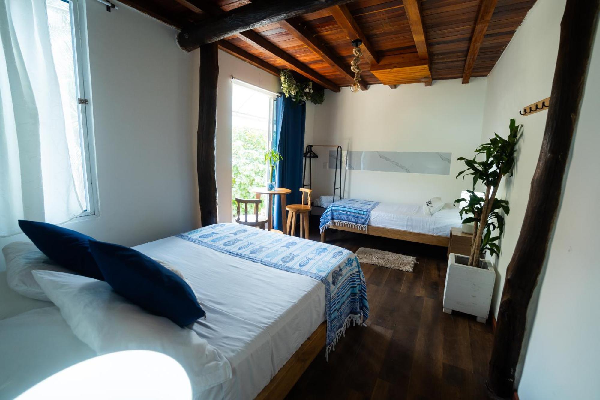 Hotel Cristal Blue Baru à Pendales Extérieur photo